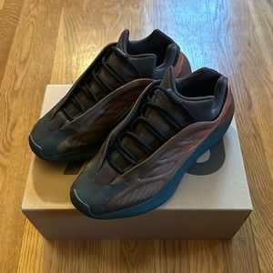 Adidas Yeezy 700 V3 Copper Fade Men’s Size 8.5